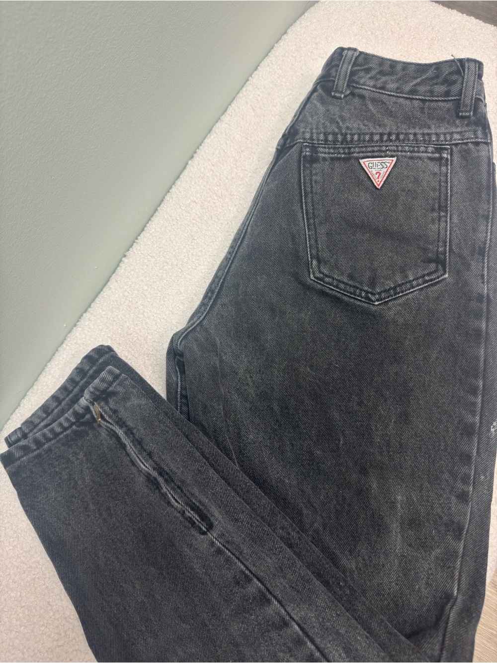 GUESS - Vintage Style Charcoal Black Relaxed Fit Jeans